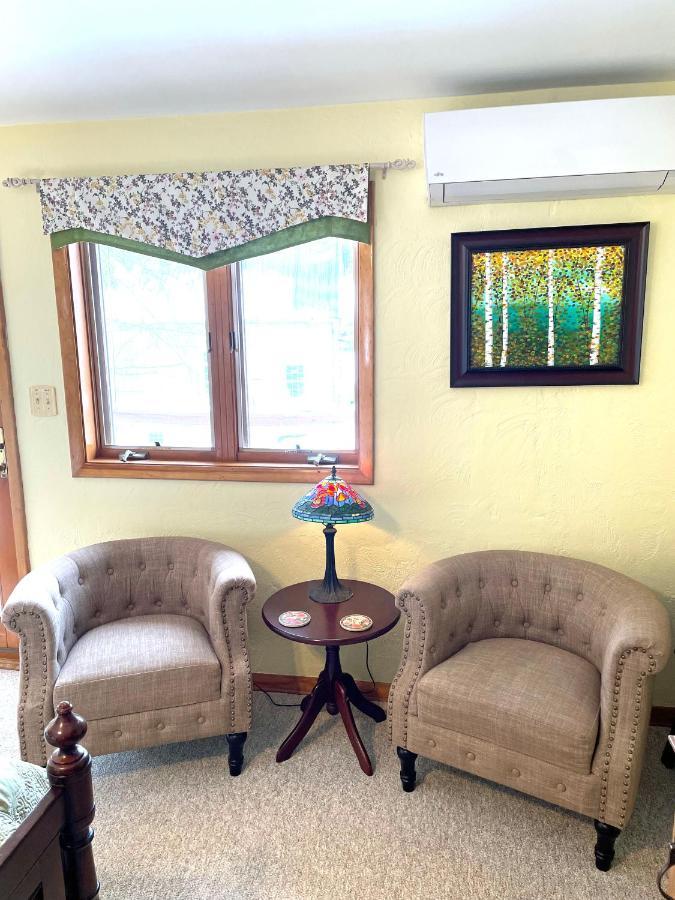 Hawk Valley Retreat & Cottages Galena Esterno foto