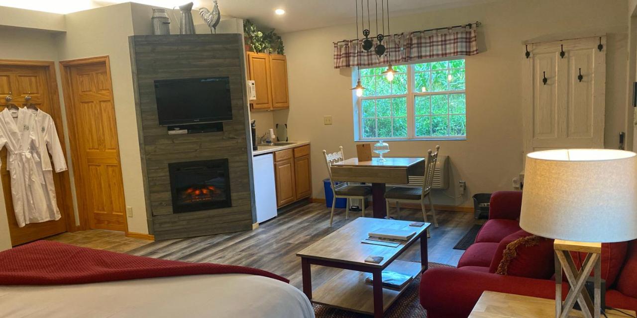 Hawk Valley Retreat & Cottages Galena Esterno foto