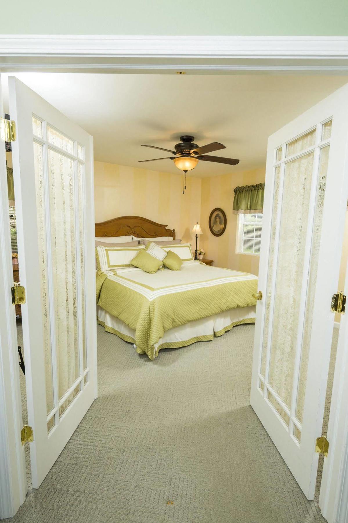 Hawk Valley Retreat & Cottages Galena Esterno foto