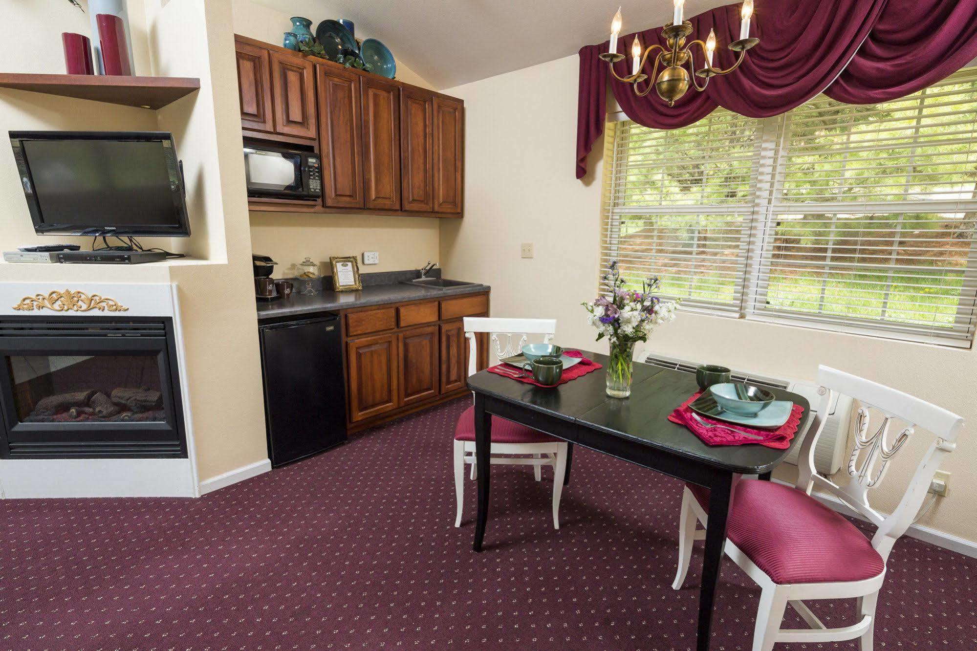 Hawk Valley Retreat & Cottages Galena Esterno foto