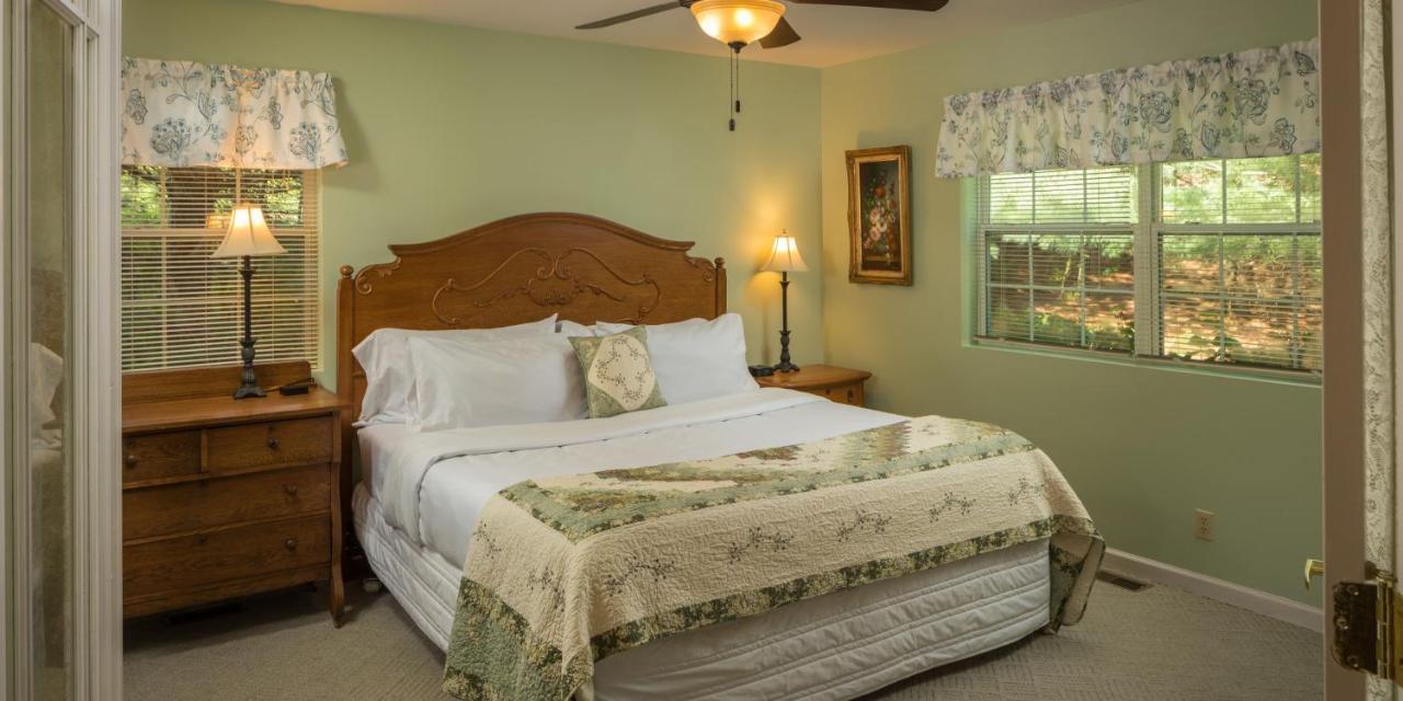 Hawk Valley Retreat & Cottages Galena Esterno foto